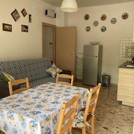 Casa Vacanza Brezza Di Maestrale Salerno Eksteriør billede