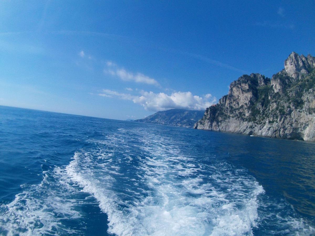 Casa Vacanza Brezza Di Maestrale Salerno Eksteriør billede
