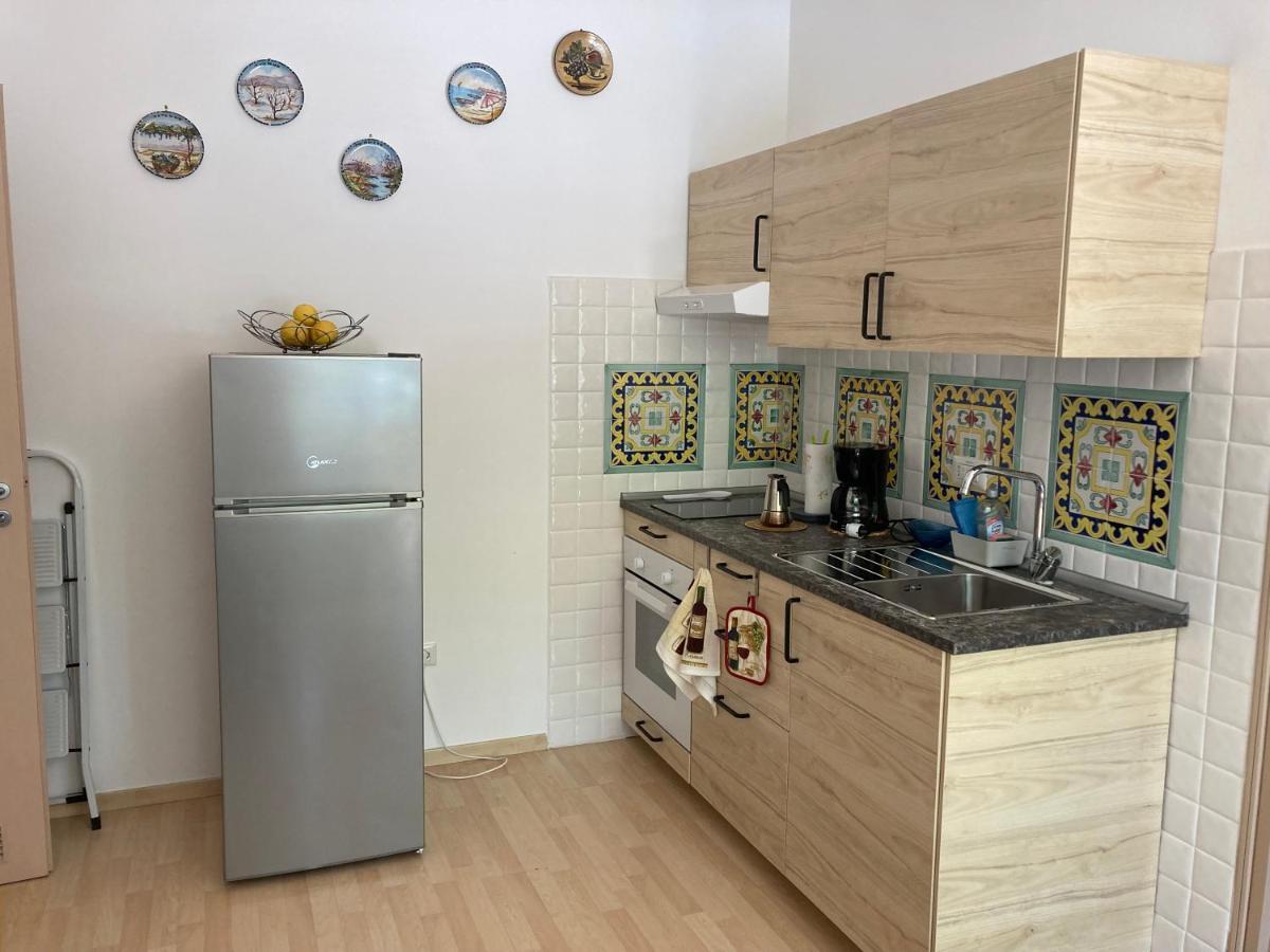 Casa Vacanza Brezza Di Maestrale Salerno Eksteriør billede