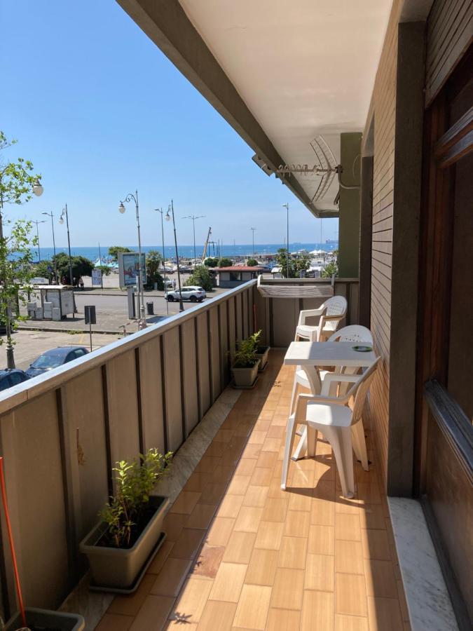 Casa Vacanza Brezza Di Maestrale Salerno Eksteriør billede