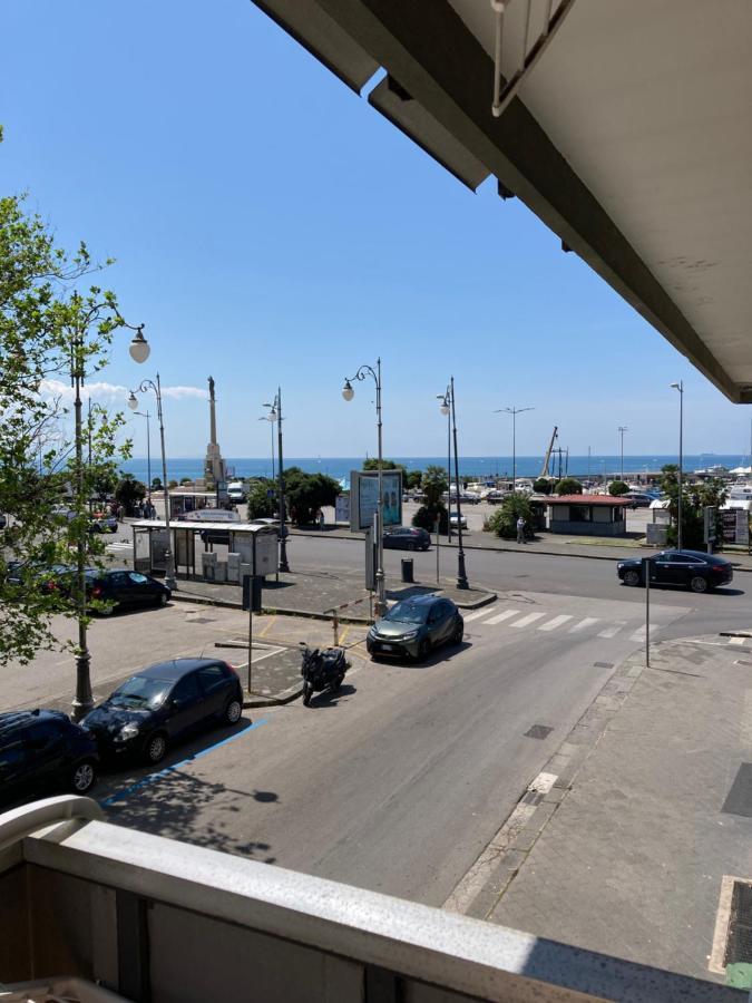 Casa Vacanza Brezza Di Maestrale Salerno Eksteriør billede