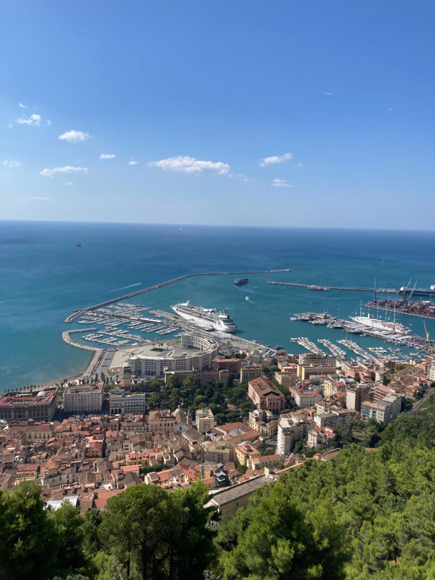 Casa Vacanza Brezza Di Maestrale Salerno Eksteriør billede