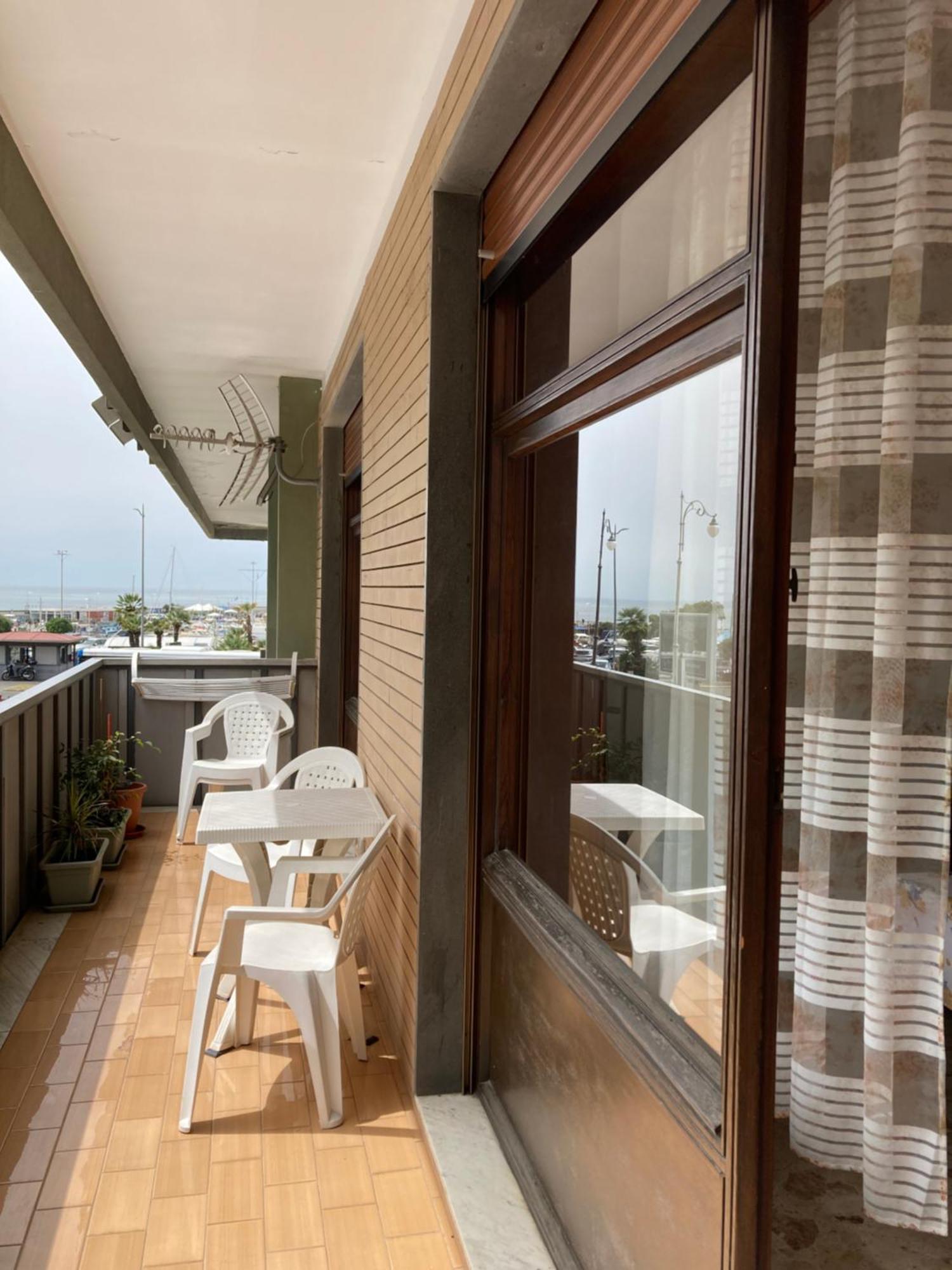 Casa Vacanza Brezza Di Maestrale Salerno Eksteriør billede