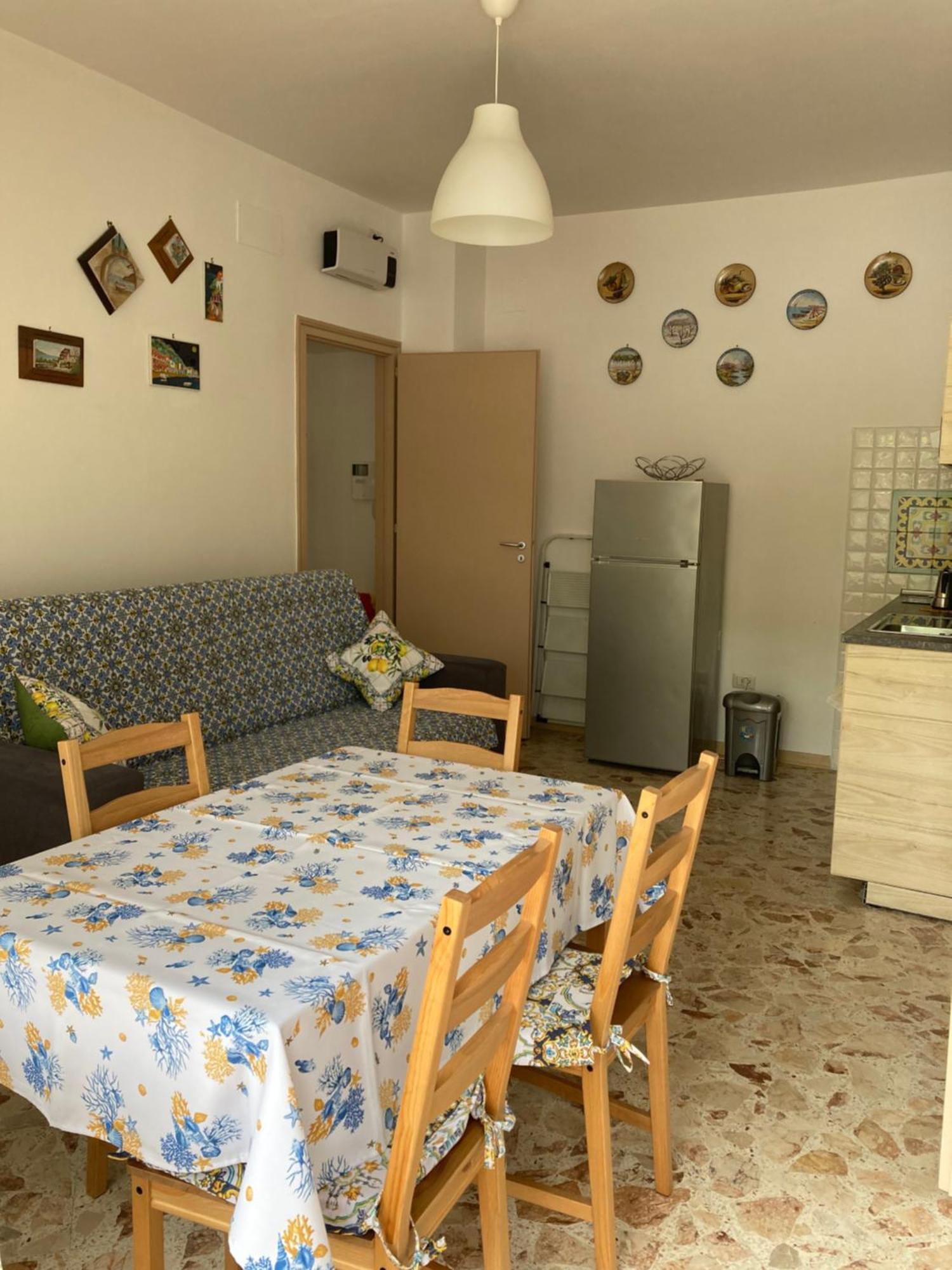 Casa Vacanza Brezza Di Maestrale Salerno Eksteriør billede