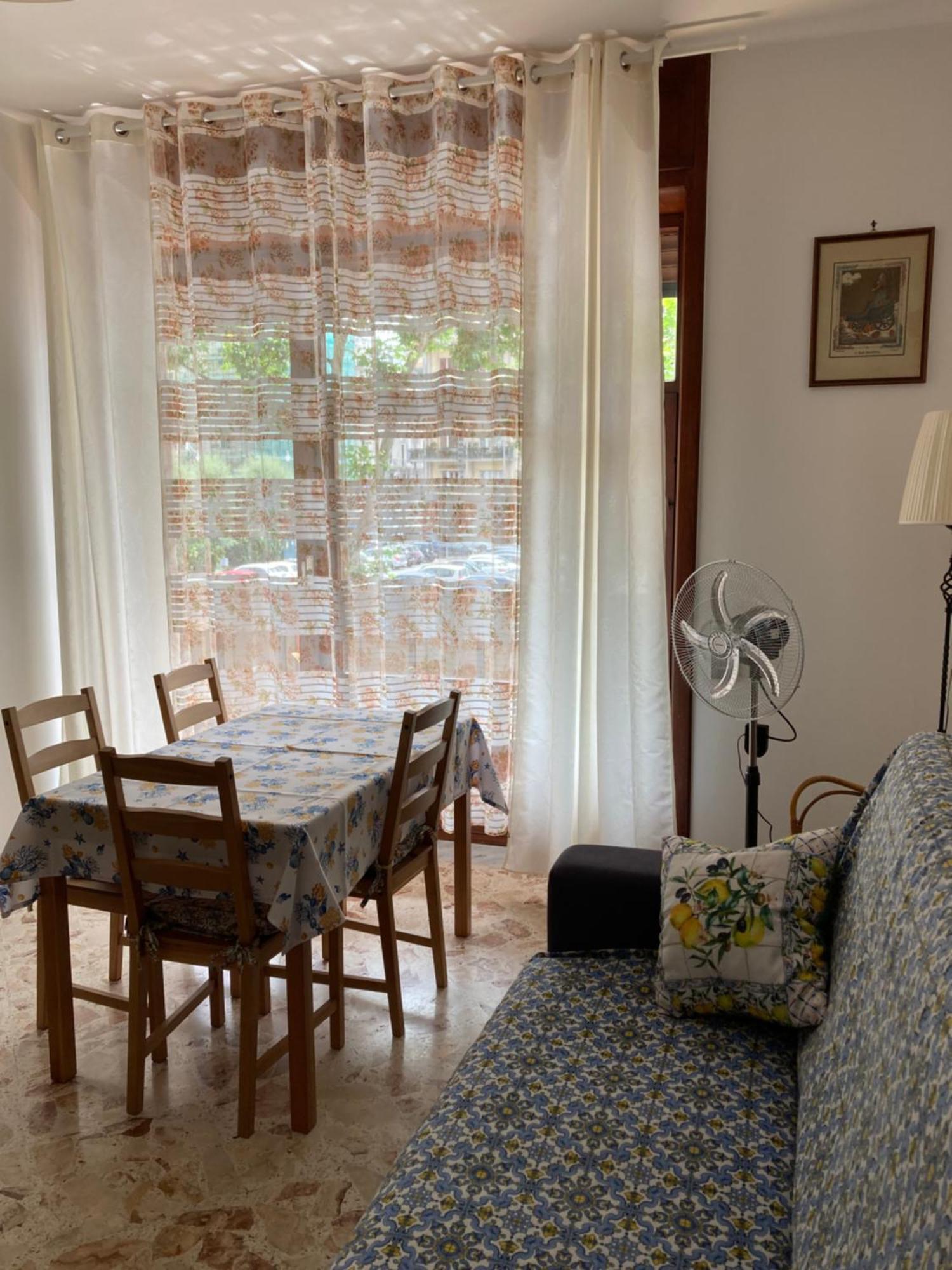 Casa Vacanza Brezza Di Maestrale Salerno Eksteriør billede